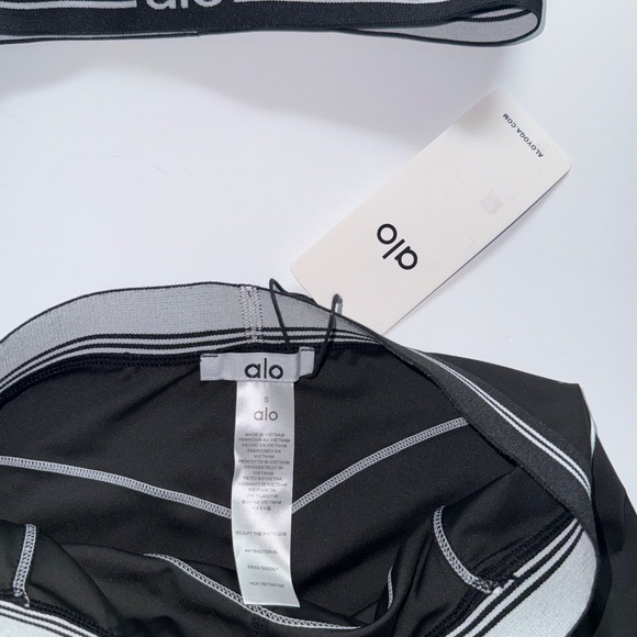 Black Yoga Matching Set๐ค๐ค - Picture 4 of 5